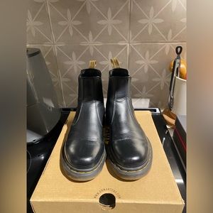 Dr. Martens Vegan Unisex size 7